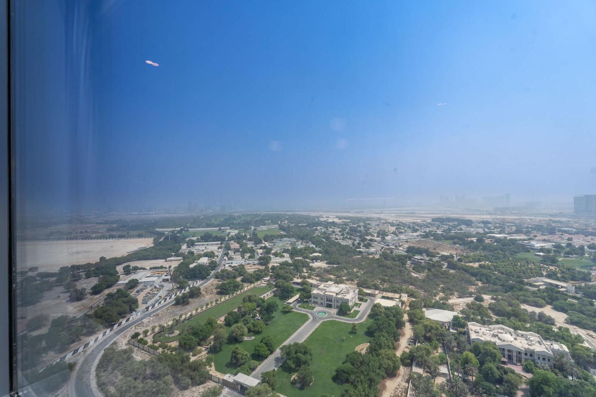 Stylish With Impressive Decor And Furniture At Sky Garden! * Dubaï