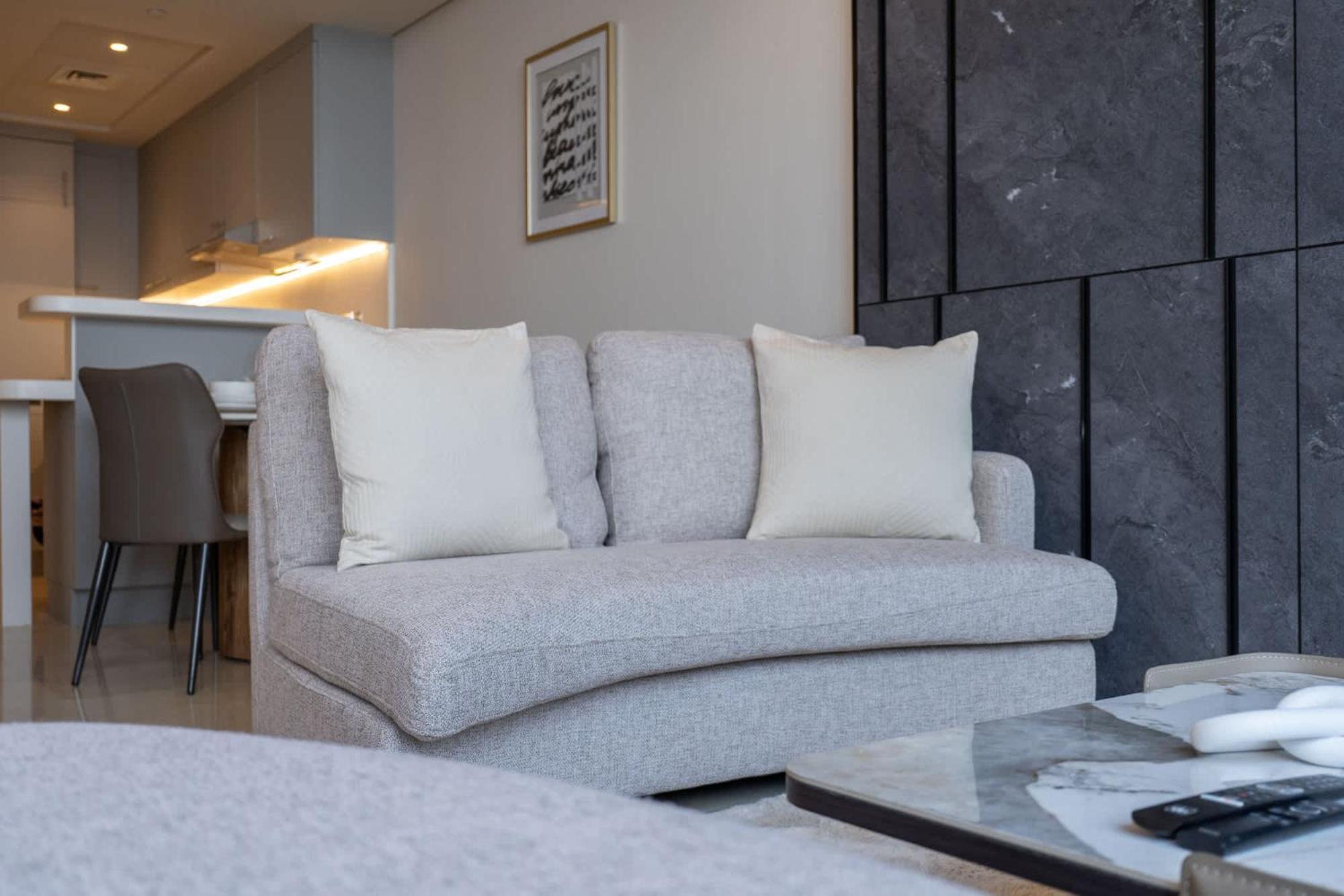 Stylish With Impressive Decor And Furniture At Sky Garden! * Dubaï